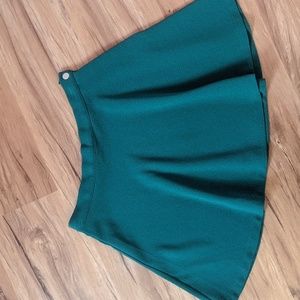 Forever 21 Kelly green skirt size medium